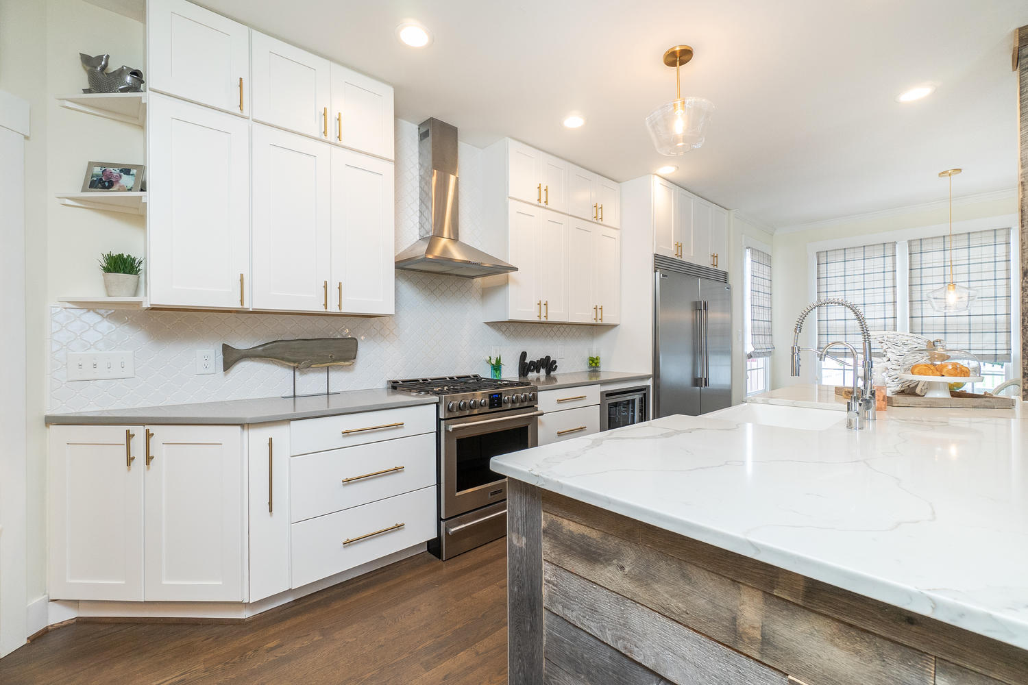 Wexford cabinets in Ivory