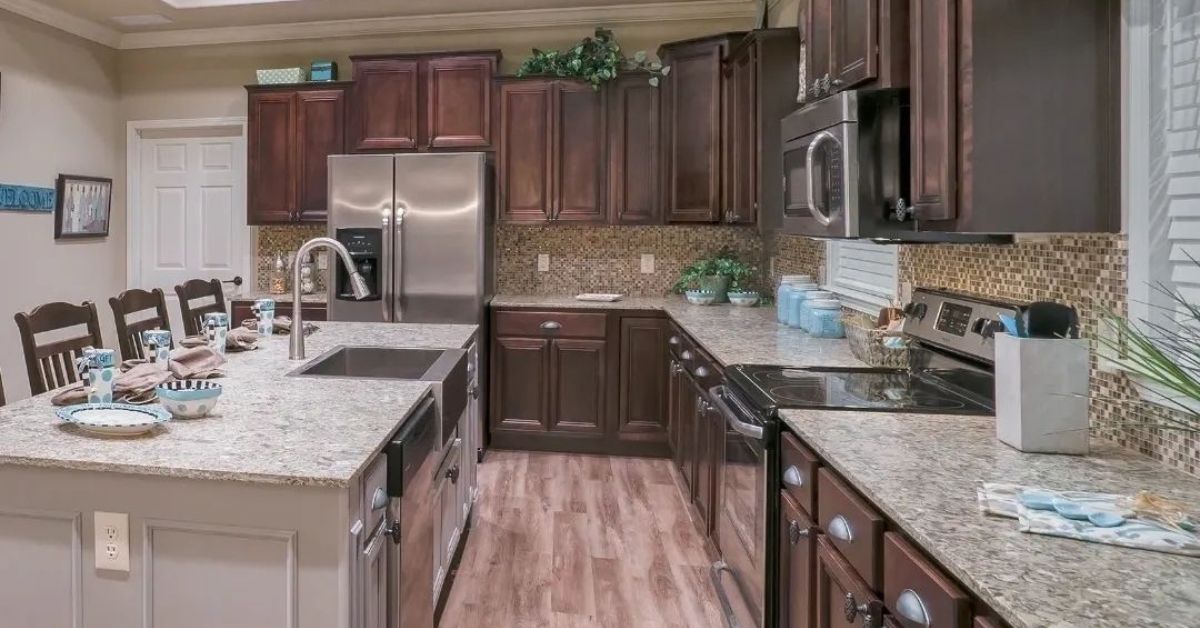 Gel Stain vs. Traditional Oil Stain: Which Is Best for You?